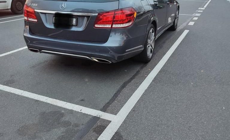 
								Mercedes Benz E200 full									