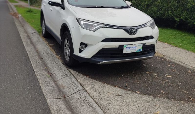 
								Toyota Rav4 2018 full									